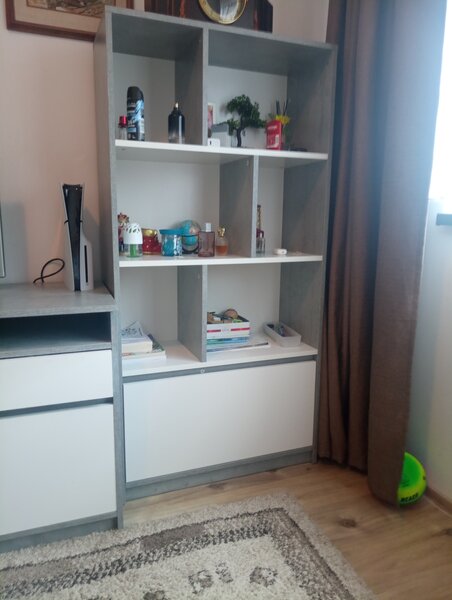 Vand biblioteca si birou